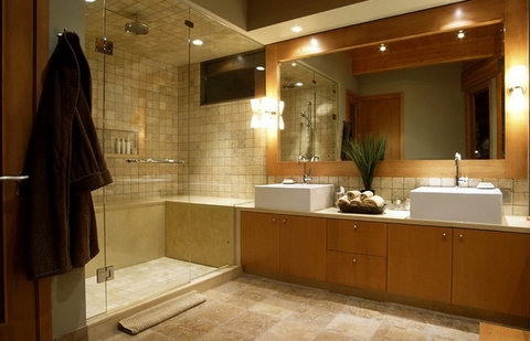 Đây là lý do vì sao phòng tắm khách sạn làm bằng kính trong suốt