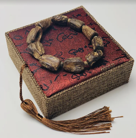 Vòng Trầm Mắt tử chìm - Việt Nam