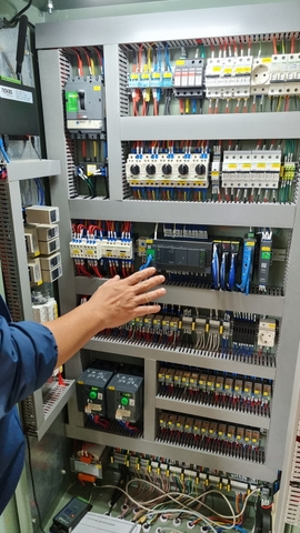 Tủ điều khiển trung tâm của Hệ thống BMS