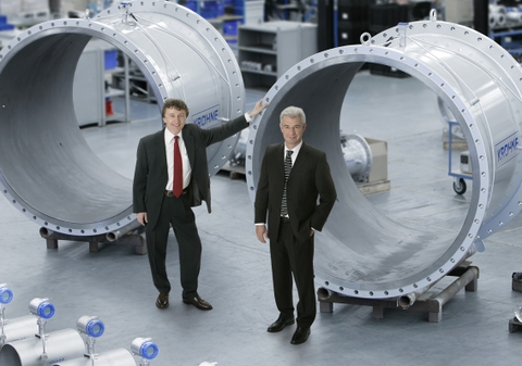 Dòng đồng hồ điện từ đo lưu lượng nước Optiflux 2300 tại nhà máy Krohne