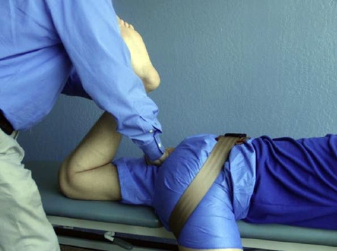 Giai đoạn bán cấp: kéo dãn: cơ tứ đầu đùi