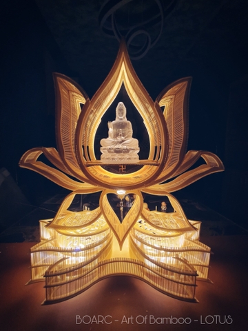 A place selling special lotus models in Ho Chi Minh City