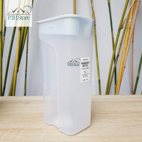 Bình đựng nước LocknLock Handle Bottle dung tích 1.4L HAP817