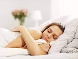 Uống gì để dễ ngủ? 9 loại thức uống giúp bạn ngủ nhanh và sâu hơn