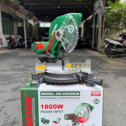MÁY CẮT NHÔM DÂY CUROA 255MM – CÔNG SUẤT 1800W DEKTON DK-CN250CR (SẢN PHẨM MỚI)