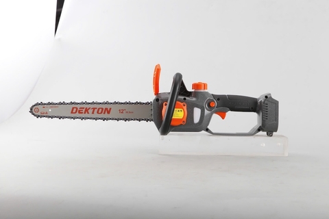 Cưa xích cầm tay hoạt động bằng pin hiệu DEKTON, model: M21-CS12BLC