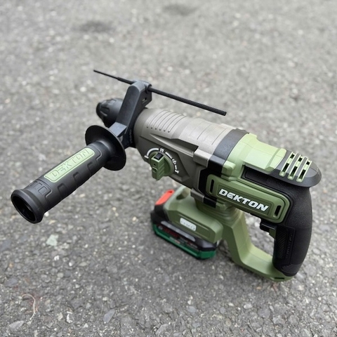 Máy khoan búa dùng pin 21V Dekton M21-RH2603XC Màu Oliu