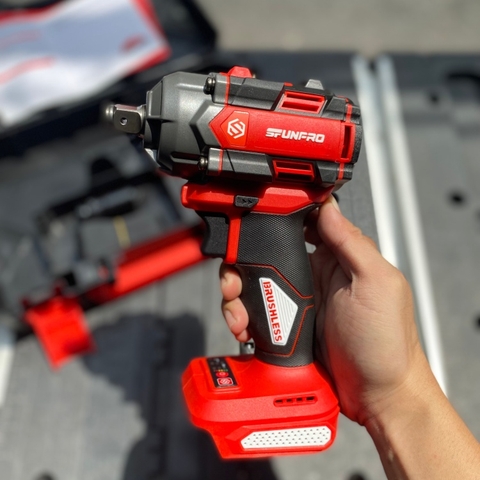 Máy siết bulong 500Nm đầu khẩu 1/2 inch dùng pin 20V SFUNPRO S20 M500A