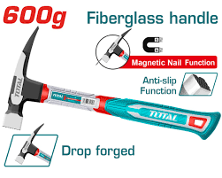 Búa Lợp Mái 600g Total THCH61060 – Siêu Bền, Đầu Rèn Thả Thép 45# Có Nam Châm Chống Trượt