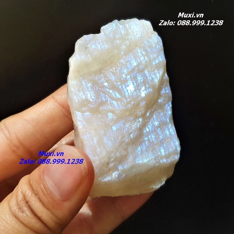 ĐÁ MẶT TRĂNG LÀ GÌ – Ý NGHĨA VÀ TÁC DỤNG CỦA ĐÁ MẶT TRĂNG