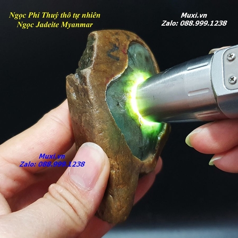 Sự khác nhau cơ bản của Jadeite jade (Ngọc cẩm thạch) và Nephrite jade (Ngọc bích)