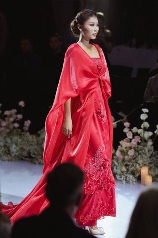 Áo choàng Khuynh Điệp (BST Bách Hoa)