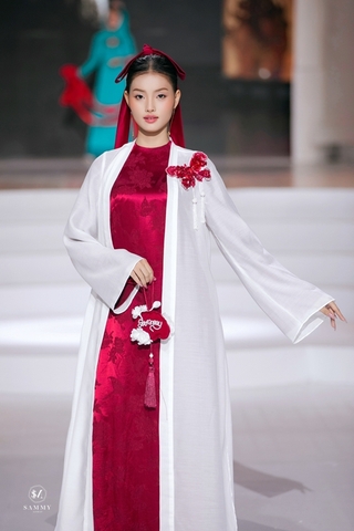 Áo choàng Điệp Hoàng (BST Tài Hoa)