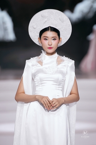 AD Khánh Quỳnh (BST Giao Thời)