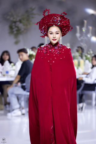 Áo Choàng Hoàng Trang (BST Uyển Ân)