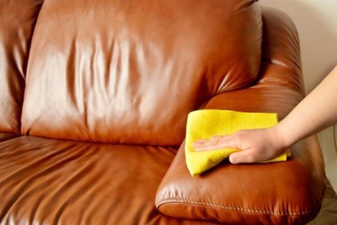 Cách tẩy mực bút bi trên da sofa nhanh chóng, đơn giản