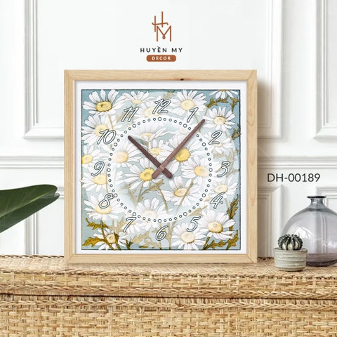 Đồng Hồ Khung Gỗ Treo Tường Hoa Cúc Nghệ Thuật Huyền My Decor - DH-00189