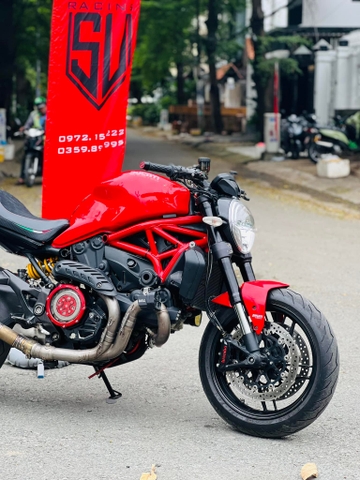MONSTER 821