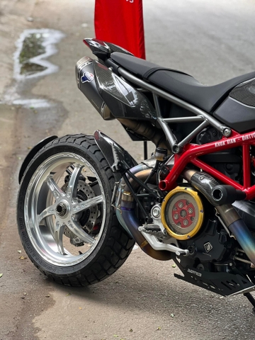 HYPERMOTARD