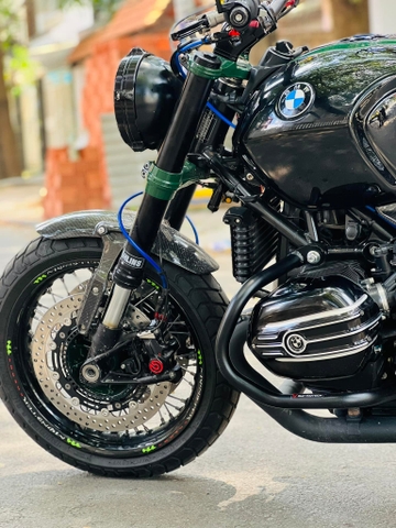 BMW R9T