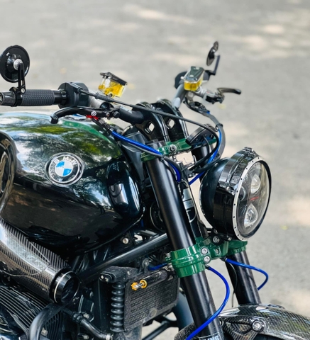 BMW R9T