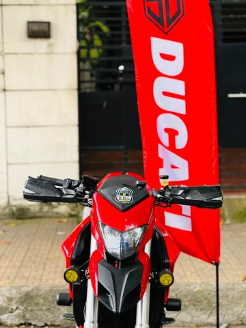 HYPERMOTARD 821 ĐỎ