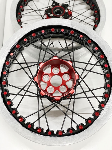 Mâm KINEO Honda CB1000R Neo Sport Đen Đỏ