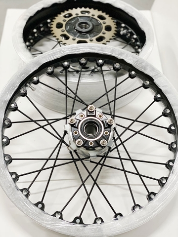 Mâm KINEO Triumph Street Scrambler Đen Bạc