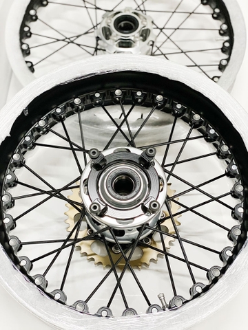 Mâm KINEO Triumph Street Scrambler Đen Bạc