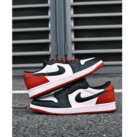 Giày Nike Air Jordan 1 Retro Low OG ‘Black Toe’