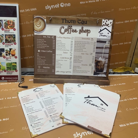 Menu khung gỗ + menu fomex dựng quầy cho quán cafe cổ điển