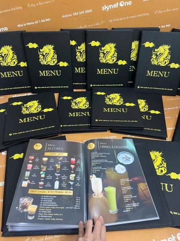 Menu bìa da đinh tán trong túi nilong in UV _ Thiết kế trong cầm tay _ Ngon Cornor