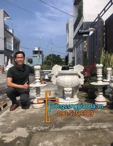 Lư Hương Đá Công Giáo Kèm Chân Đèn Công Giáo