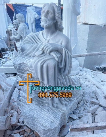 Tượng Chúa Giesu Cầu Nguyện Bằng Đá Cẩm Thạch Nguyên Khối