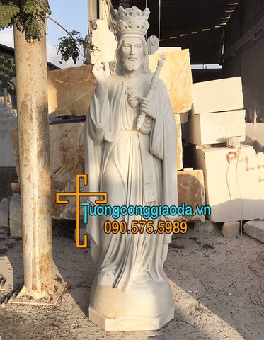 Tượng Chúa Giêsu Kito Vua Vũ Trụ Bằng Đá Trắng Non Nước