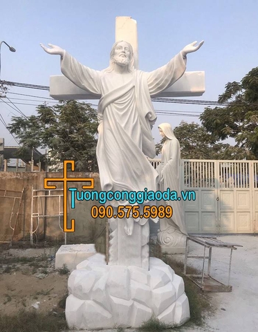 Tượng Chúa Phục Sinh Bằng Đá Nguyên Khối Tại Sài Gòn