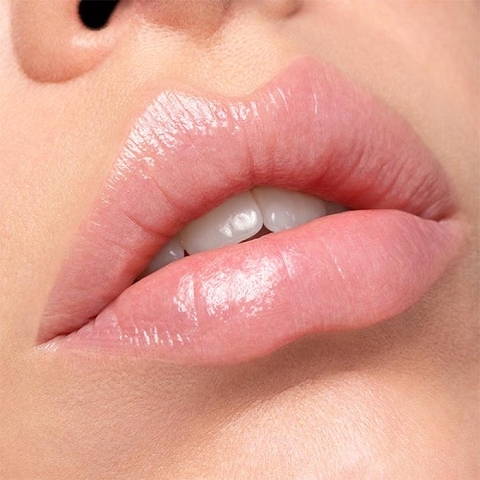 Vai trò của nước trong việc giữ ẩm đôi môi mềm mịn