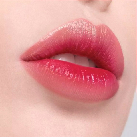 Bảo vệ đôi môi trước tác hại của tia UV trong mùa hè nắng nóng