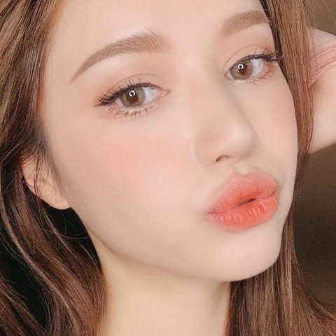 5 bước trở nên xinh đẹp với kem nền và son môi