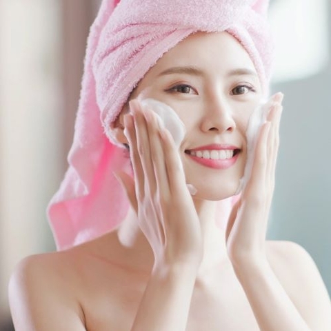 VÌ SAO NHIỀU PHỤ NỮ CÓ LÀN DA SÁNG MỊN?