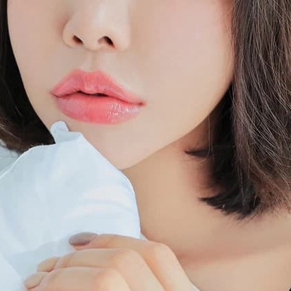 Ai không nên phun xăm môi?