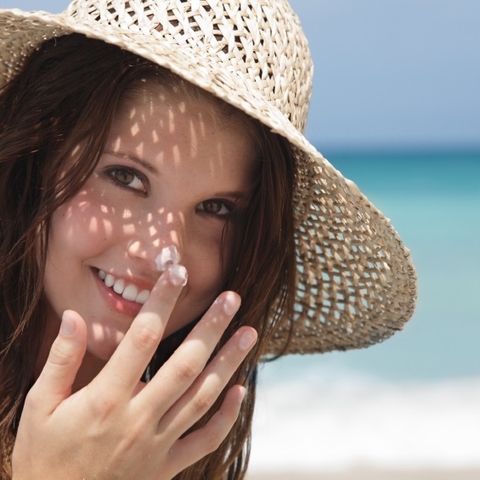 6 vật bất ly thân cho nhan sắc luôn hoàn hảo suốt chuyến du lịch