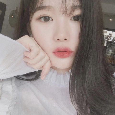 Bí quyết dưỡng môi hồng tại nhà với nguyên liệu thiên nhiên