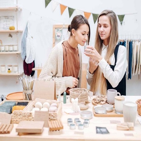 Mỹ Phẩm Có Nguồn Gốc Từ Châu Âu - Xu Hướng Làm Đẹp Của Chị Em Hiện Nay