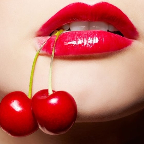 Xóa nhăn, trẻ hóa cho đôi môi quyến rũ