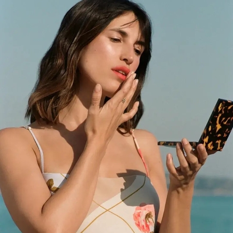 Trị Thâm Môi Do Cháy Nắng