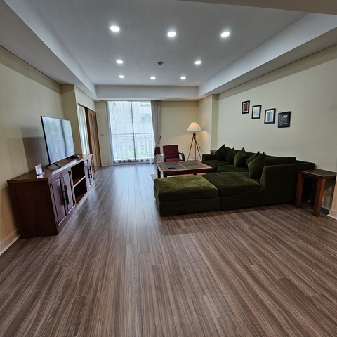 Pacific Place - 2 bed +1 room