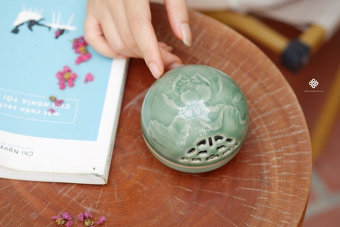 Lư gốm liên hoa men ngọc