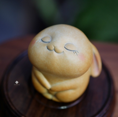 Tượng đồng thỏ vàng