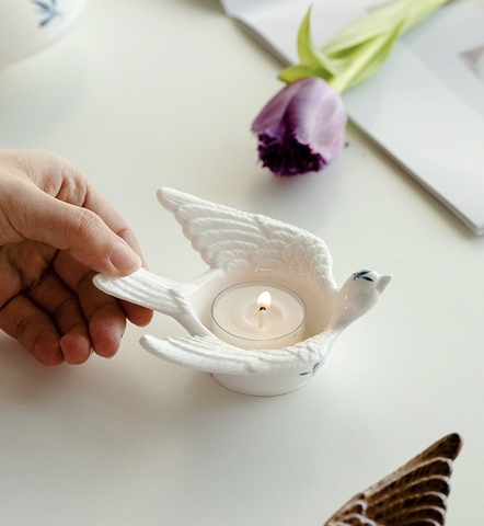 Chân nến phi yến hoa lan vẽ tay